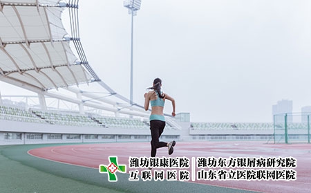 攝圖網_500290298_青春活動女性操場跑步（企業商用）